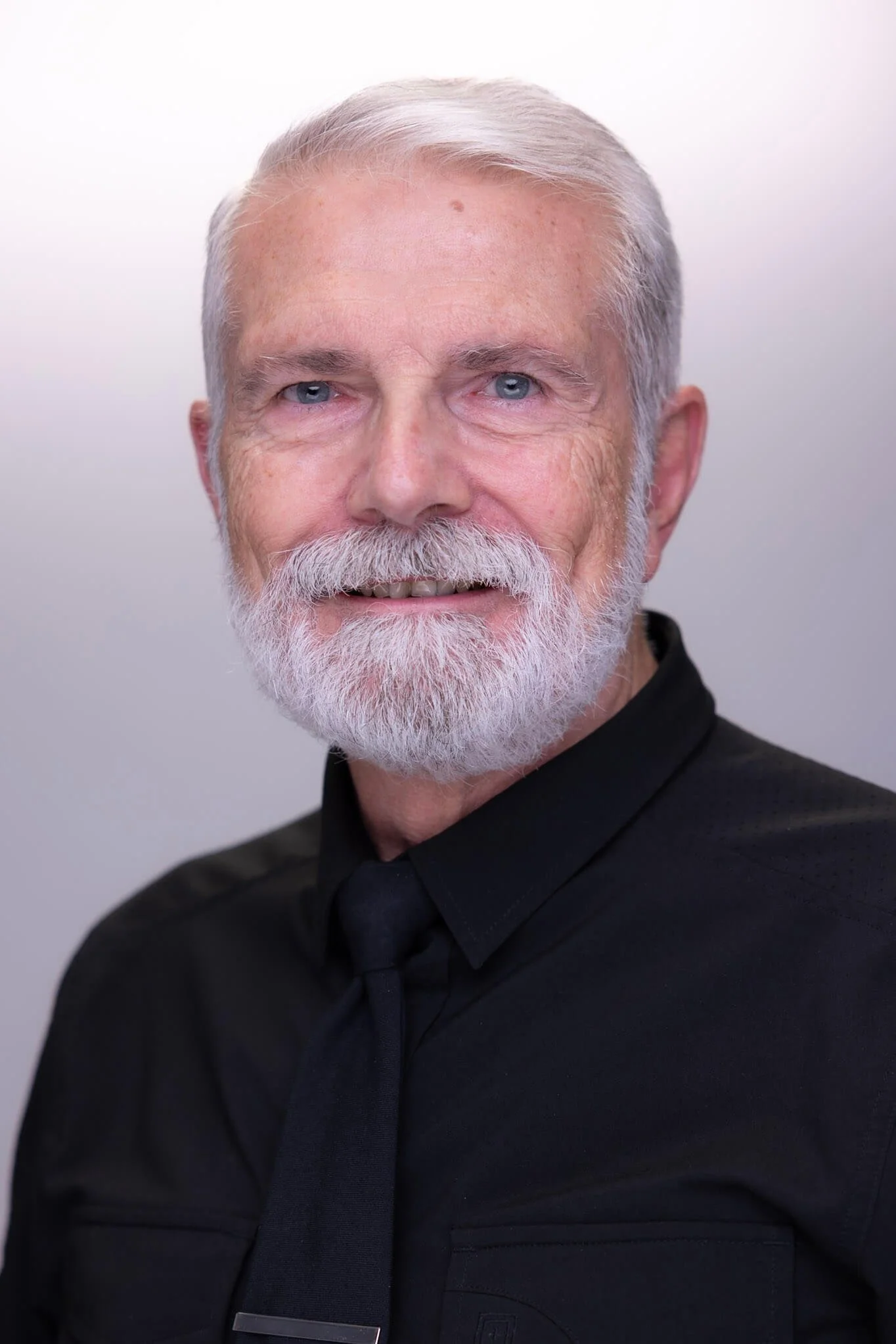 Executive business headshot of a man photographed by BeeCaptured