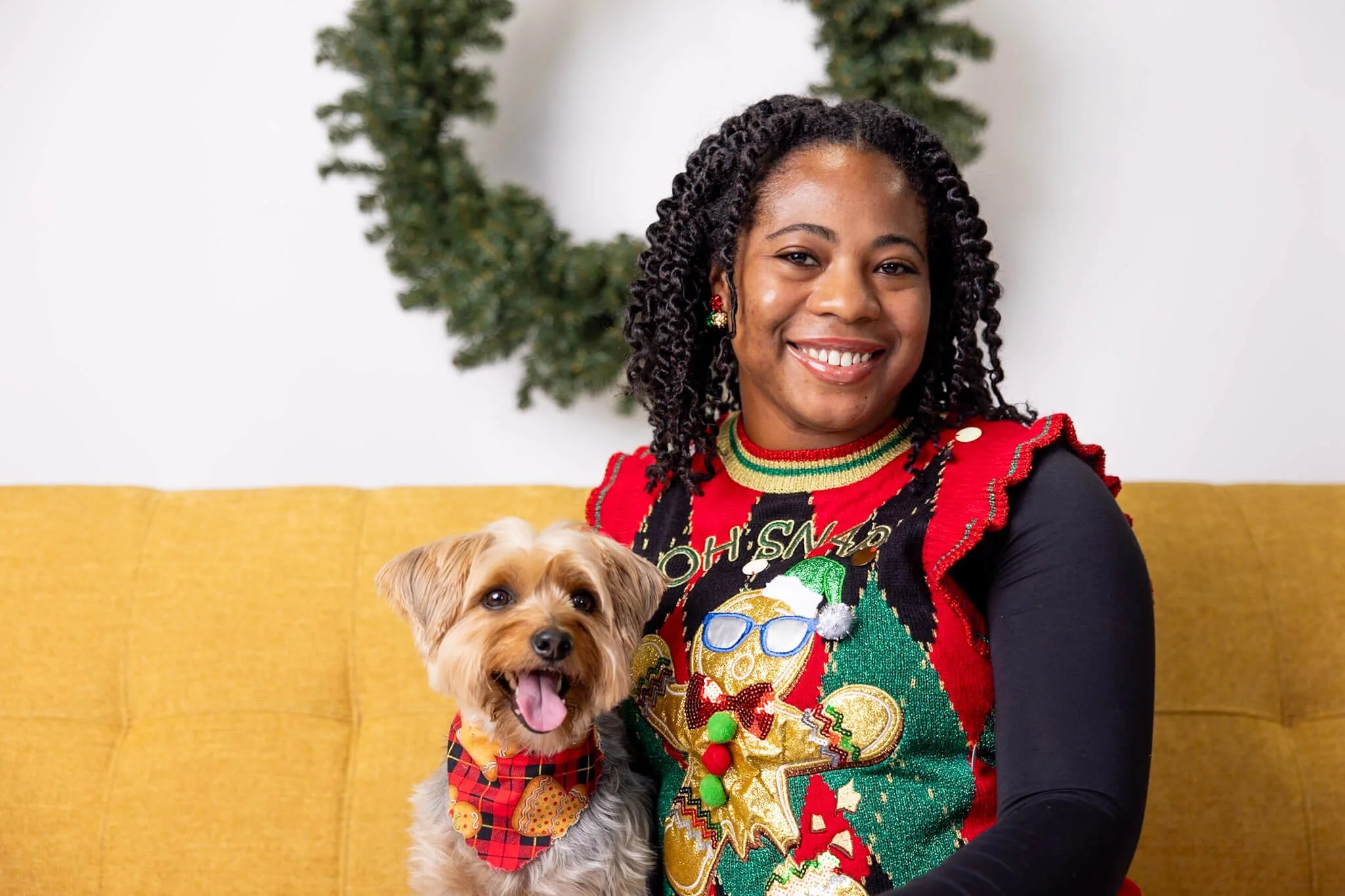 Family holiday portrait photographed by BeeCaptured