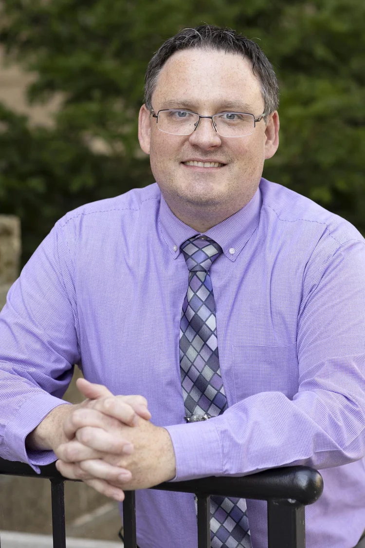 Portrait of Jonathan Scharrer.