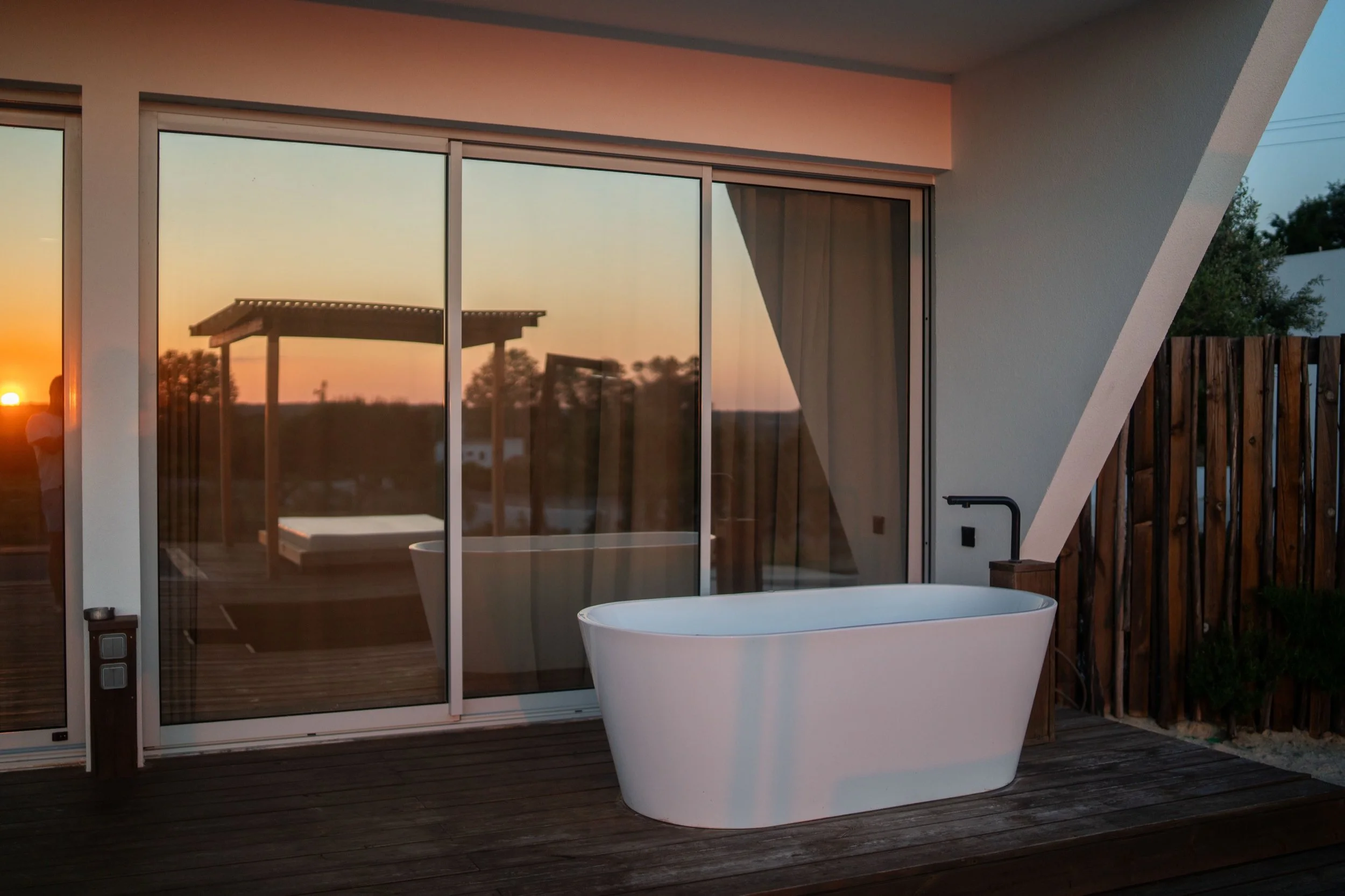 Premium House V2 at Monte dos Rolas, hot tub on the deck at sunset
