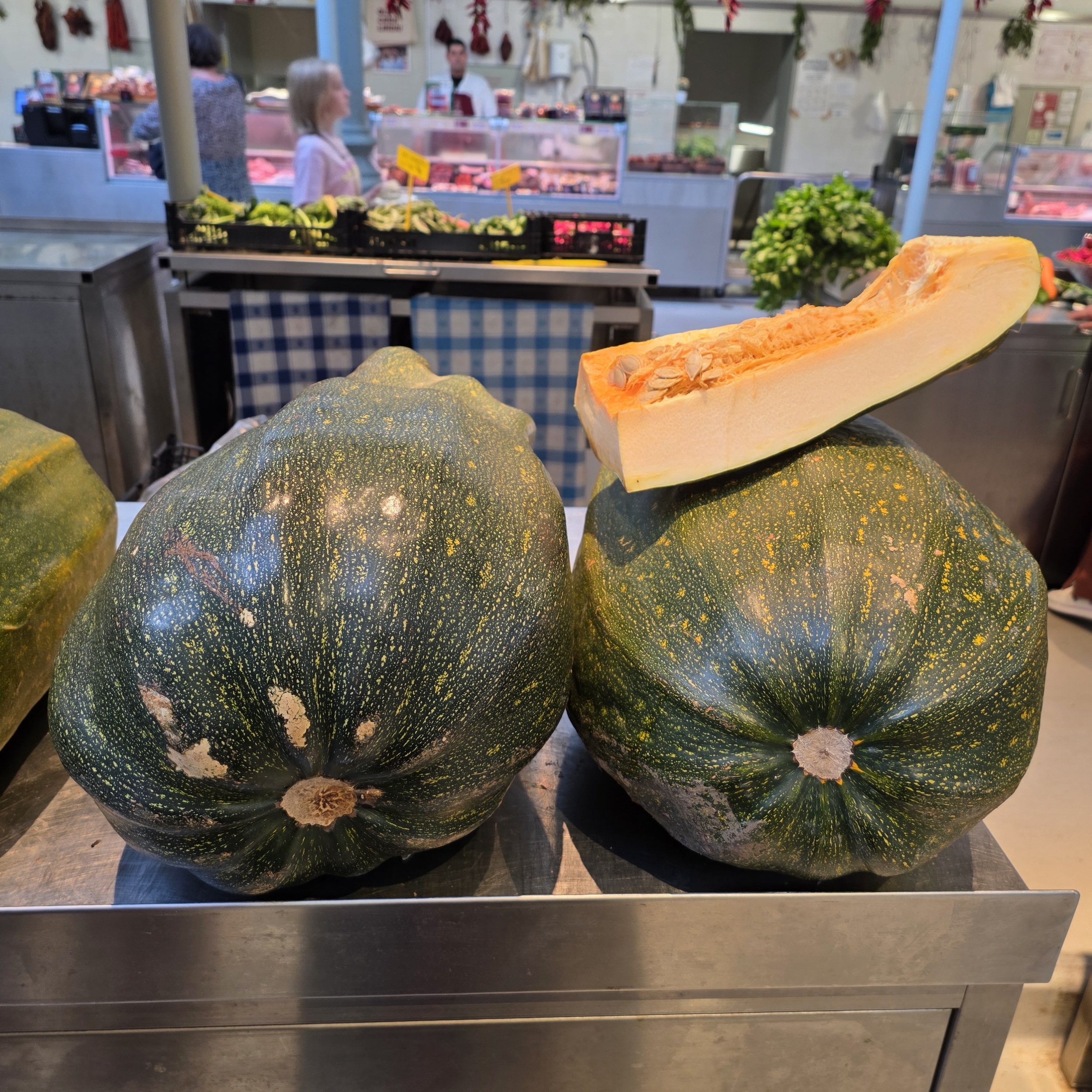 Squash at a market stall