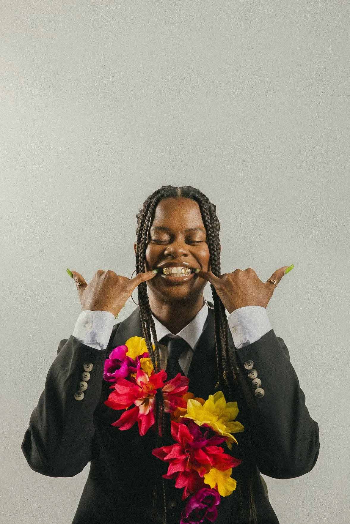 Dauché photographed in color for WÈ Frequency