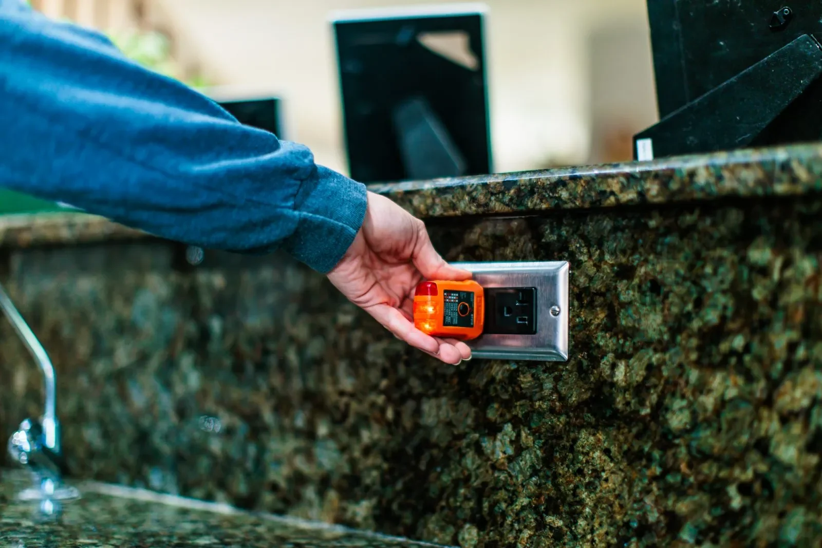 Worn outlet receptacle replacement — RSB Electrical, Mesa AZ