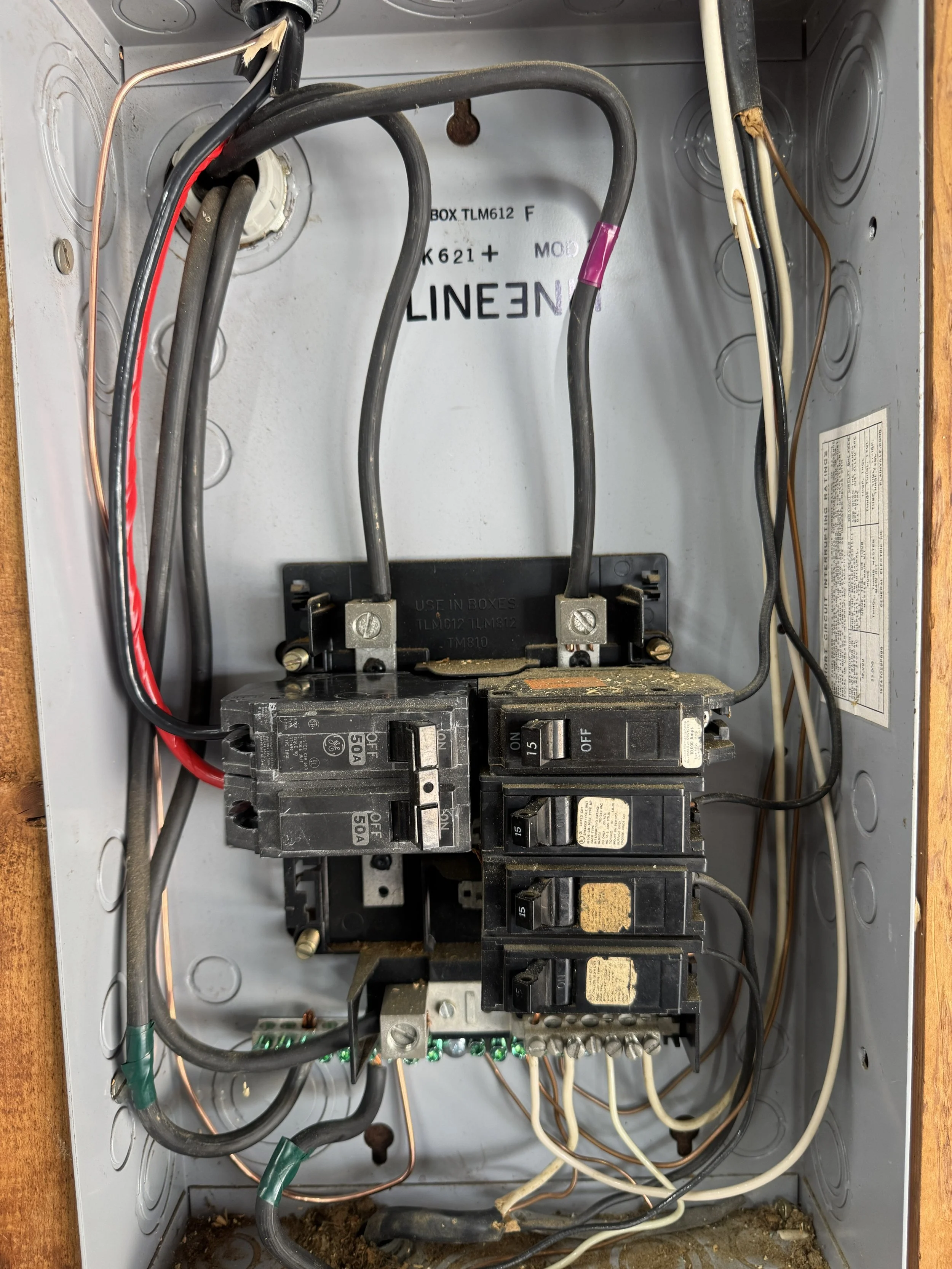 Neutral bar and branch neutral terminations in a Portsmouth, VA panel