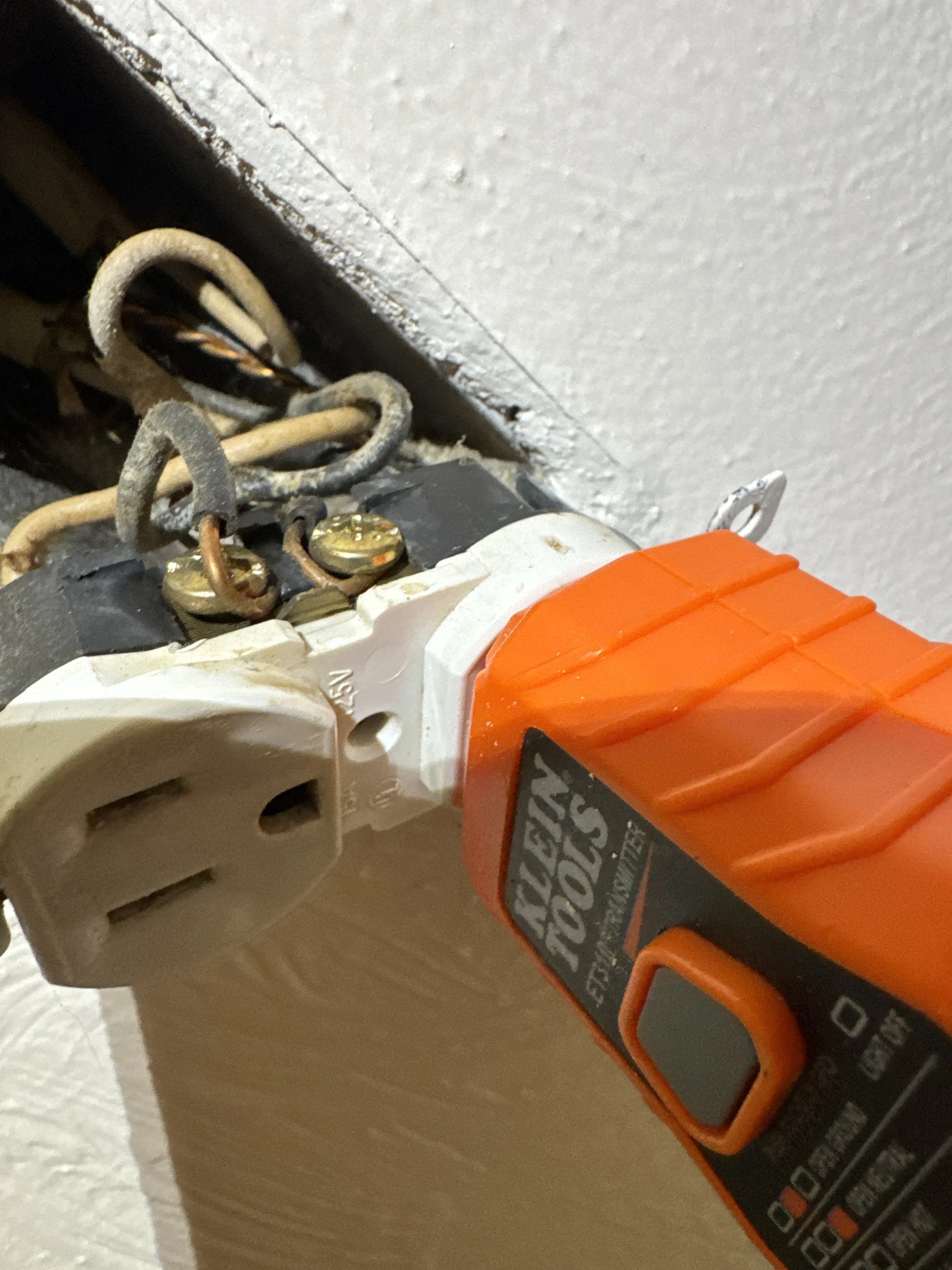 electrical repair and troubleshooting in Chesapeake, VA, Castles Electrical