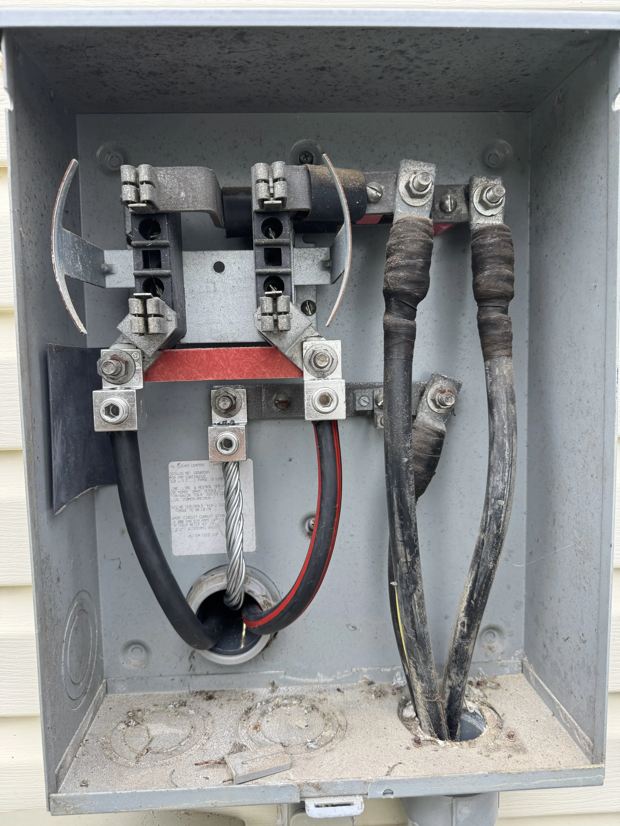Heat damage found at the lugs inside a Norfolk, VA meter base