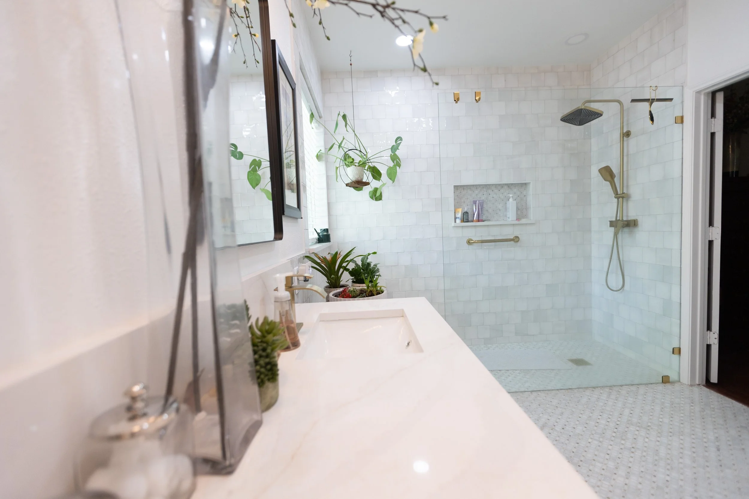Bathroom remodeling by Palacios Construction Group