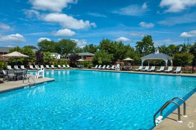 Green Brook Gardens pool, Union County NJ