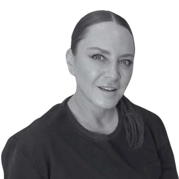 Lara Bain