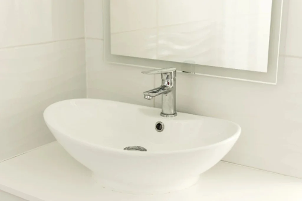 Faucets, Sinks & Fixtures