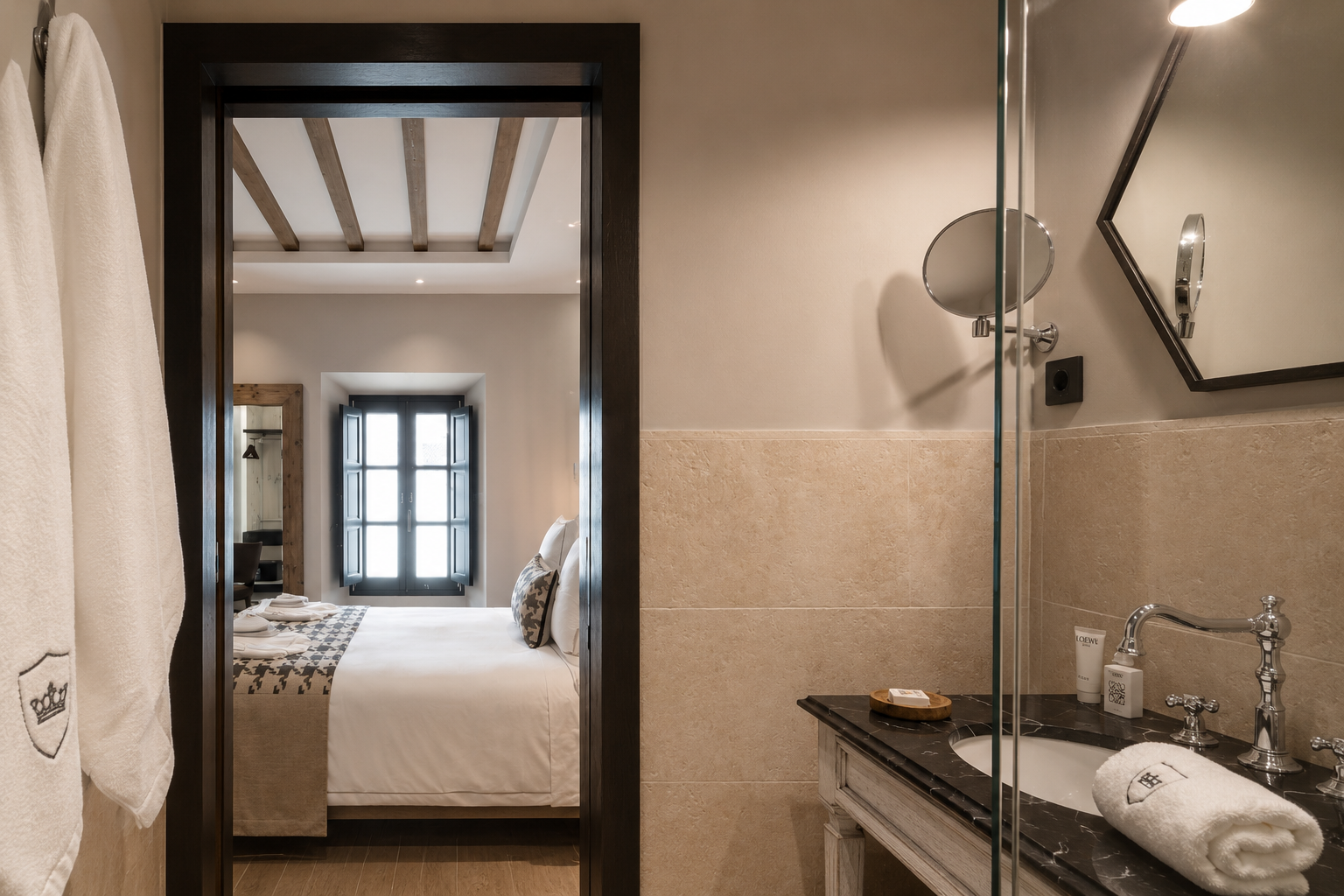El Castillo Deluxe Double Room