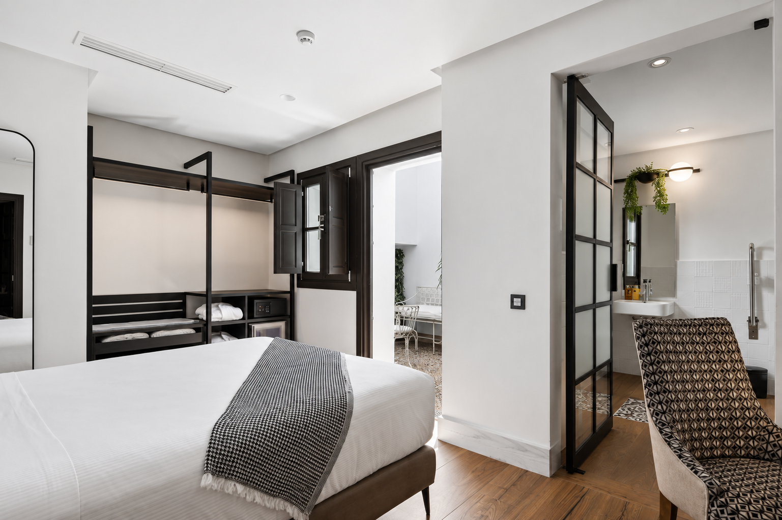 Maison Ardois Accessible Standard Double Room interior