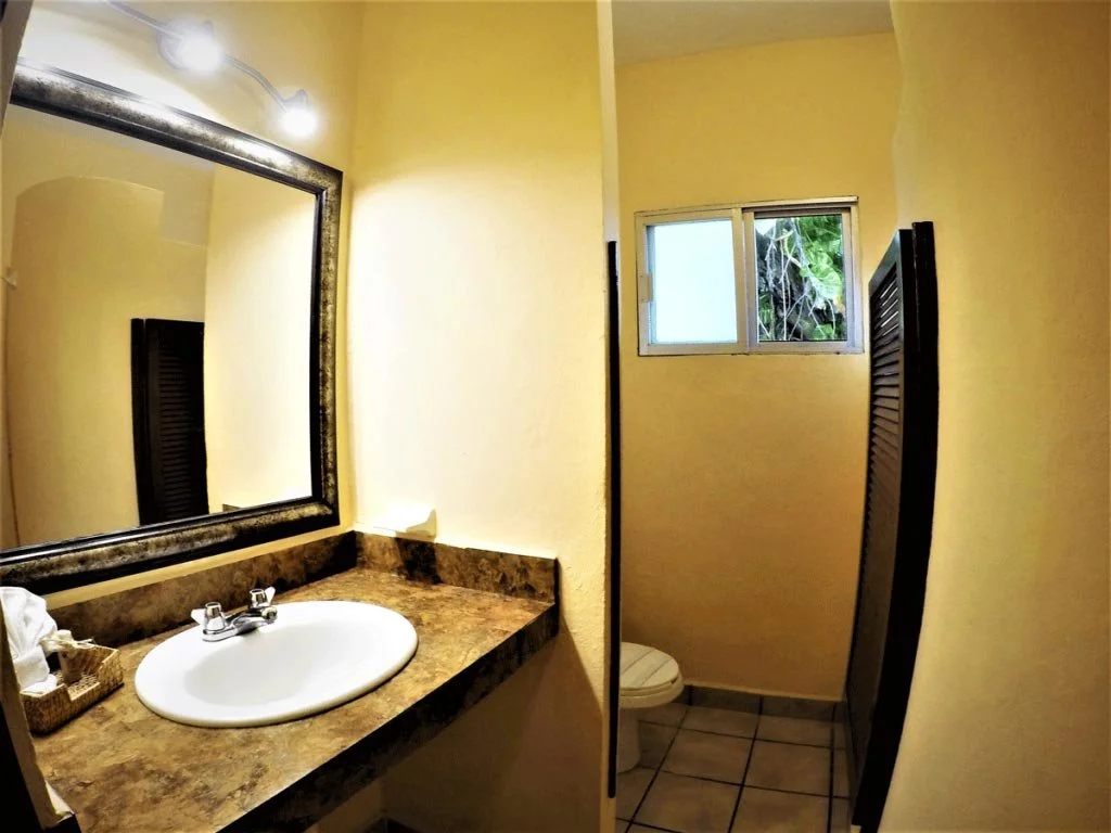 Baño privado de habitación Standard en Hotel LunaSol