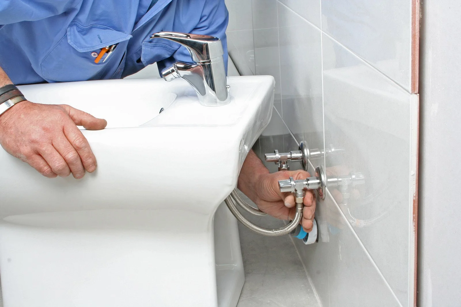 Bidet and bidet seat installation in Paramount, CA by Ser Plumbing