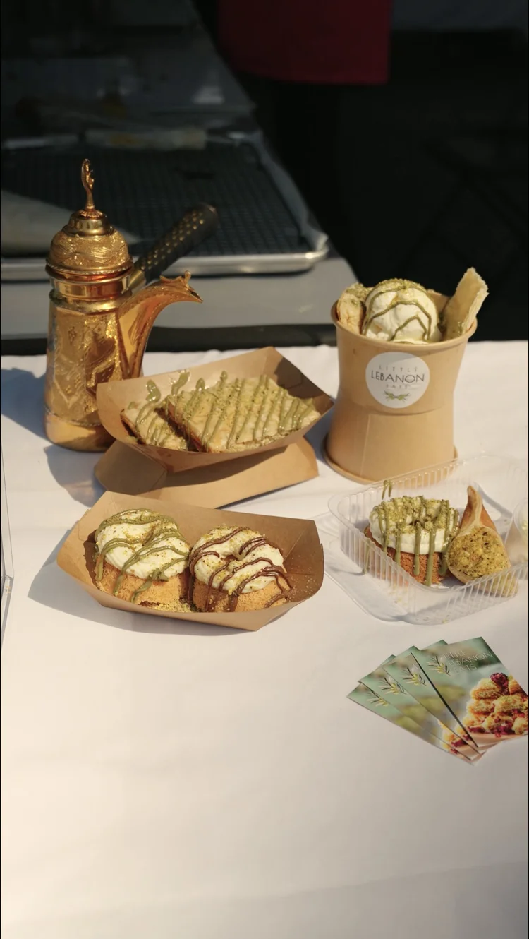 Kunafa being pulled, seen from above.