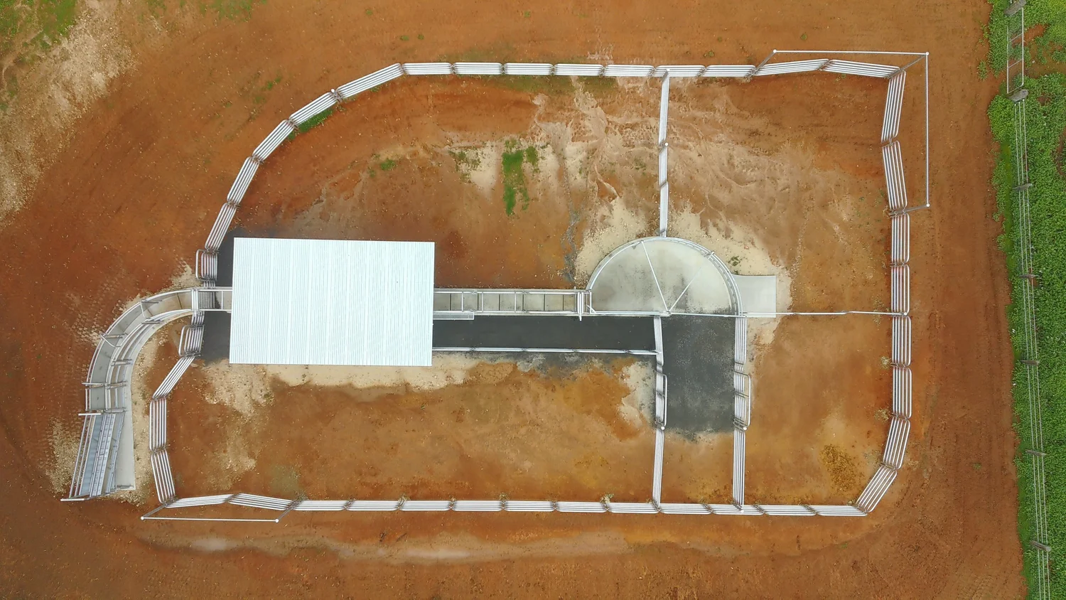Overhead photograph showing the complete Gracebrook cattle yard layout