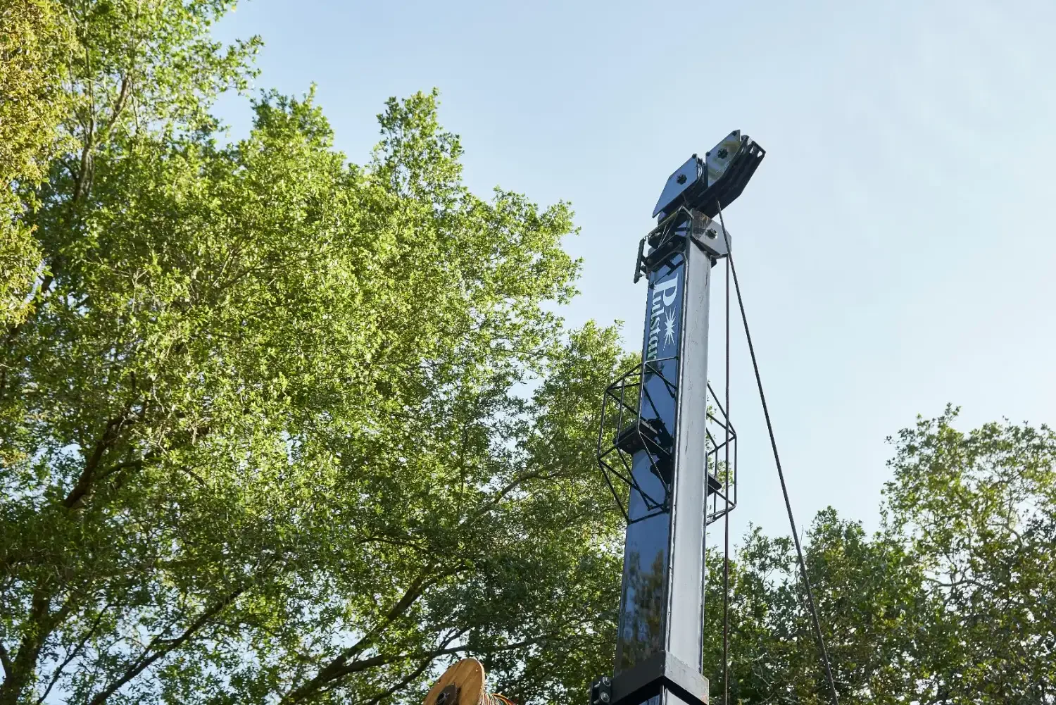 Pump Repair Services rig mast raised on a Central Florida well job