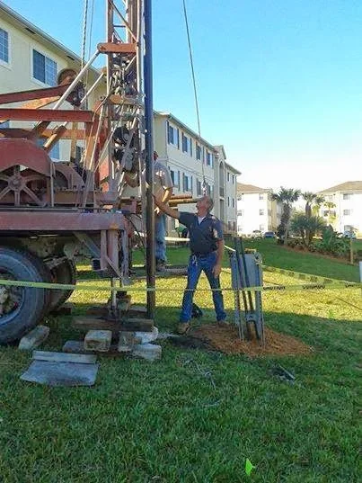Well rig set up beside a Central Florida home - Pump Repair Services, Orlando FL