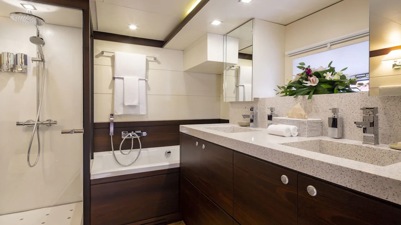 Radiance: Ensuite bathroom