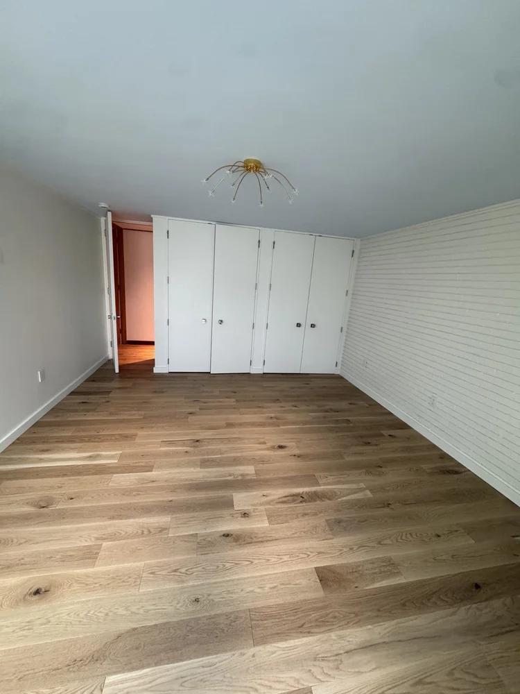 Light plank flooring — project view.