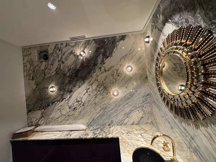 Statement vanities — project view.
