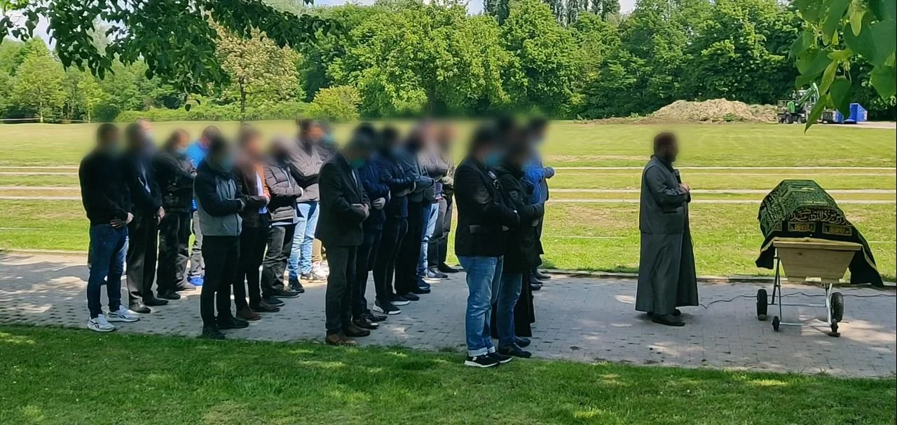 Sunnitisches islamisches Totengebet im Rahmen einer muslimischen Bestattung