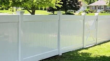 White vinyl fence after cleaning