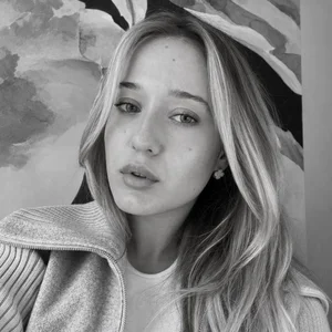 Adelina Holish