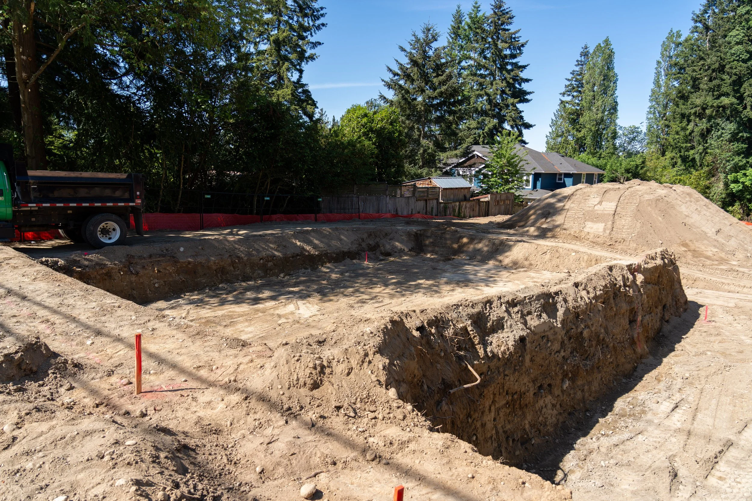 Benched foundation excavation