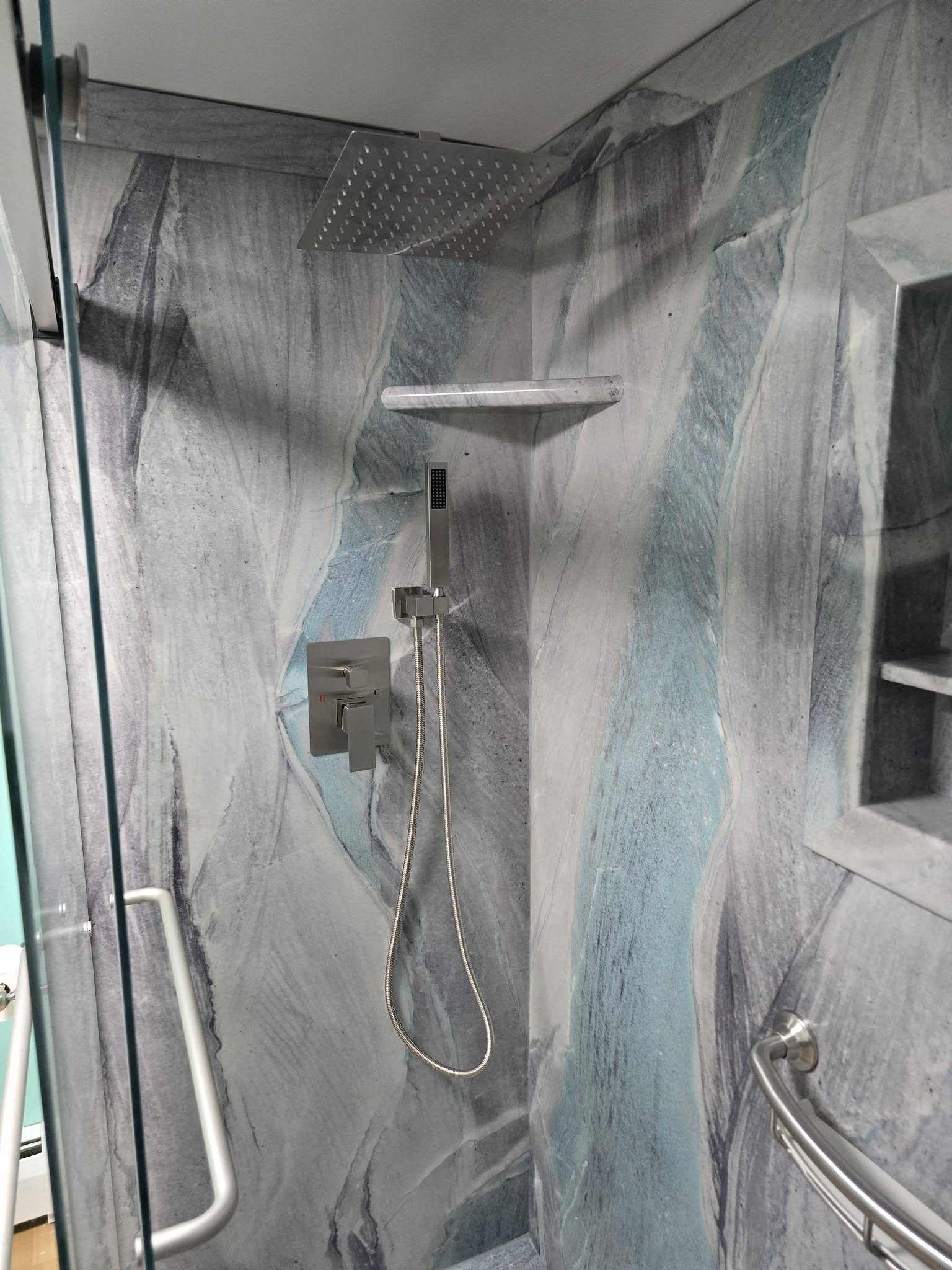 Rain head, handheld and controls