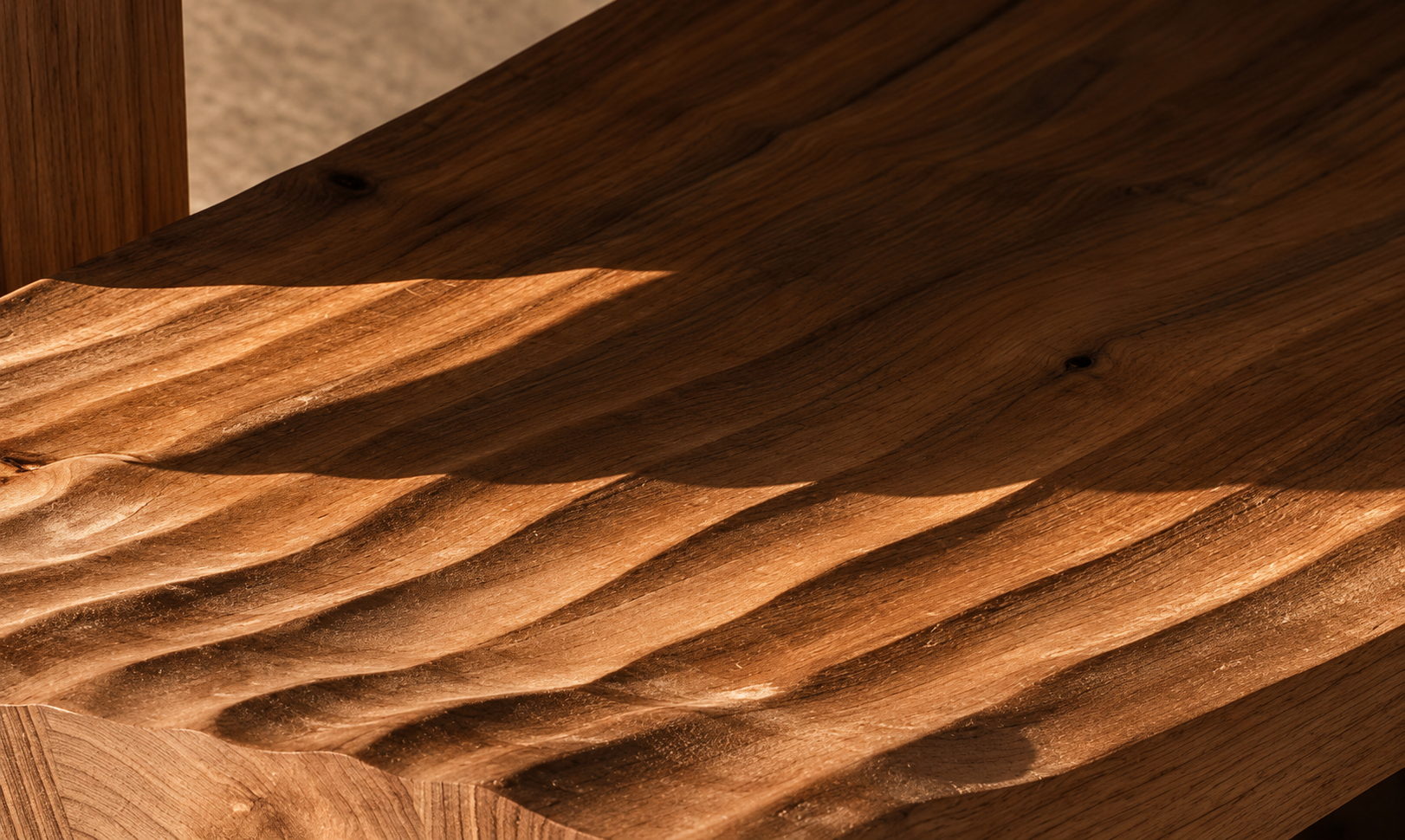 Hand-carved Seike wood surface and warm tone