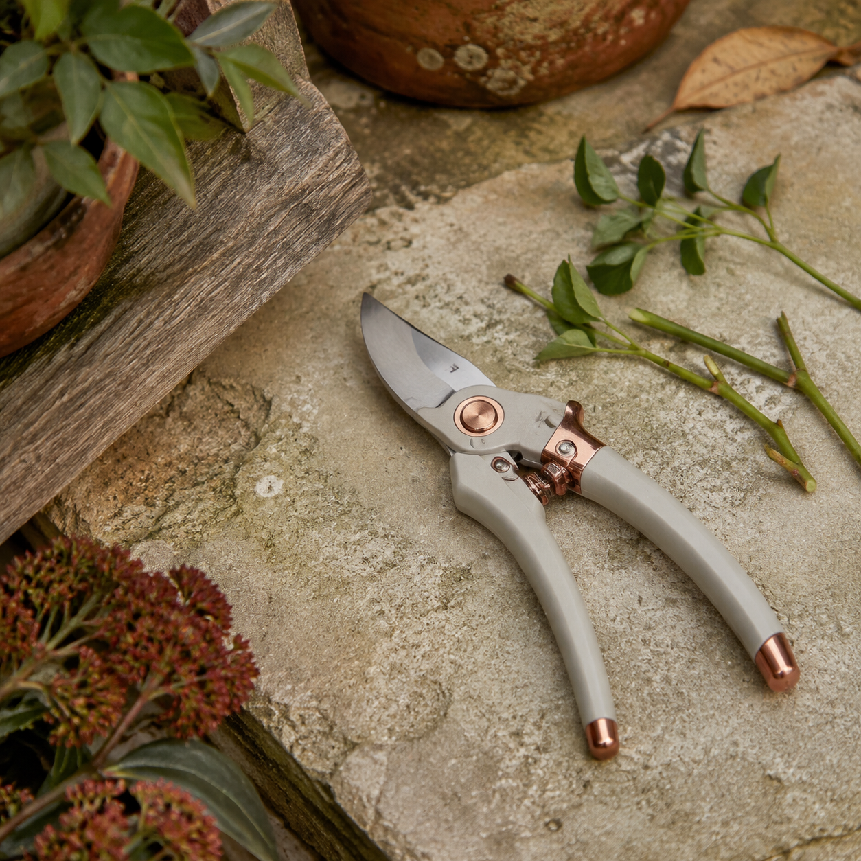 Kent and Stowe grey and copper bypass secateurs