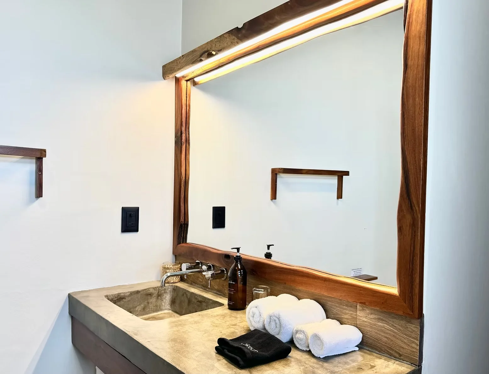 Manzanilla Suite