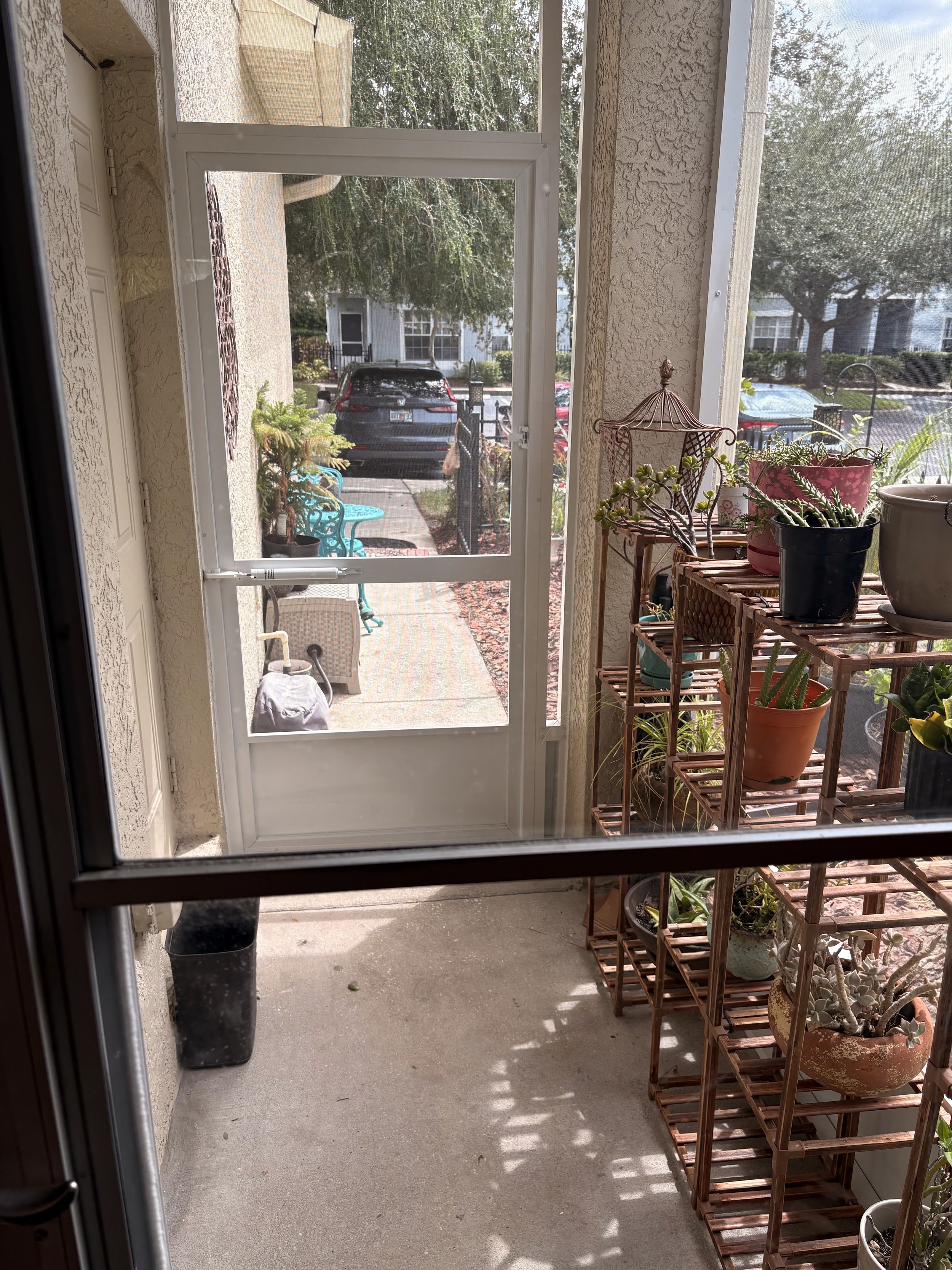 Lanai Guy technician at a Brandon, FL screen enclosure.