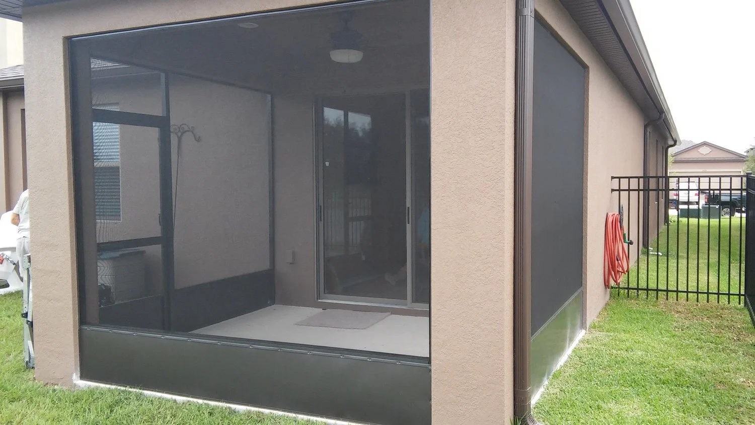 Screen enclosure lanai in Balm, FL.