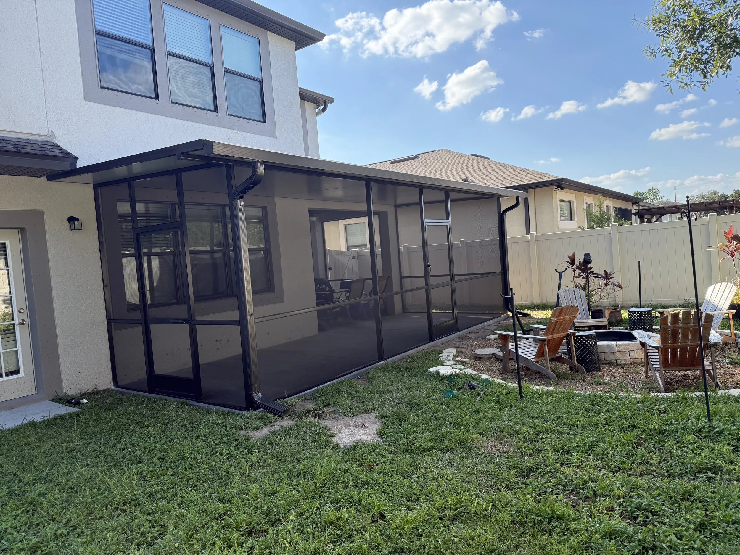 Screen enclosure lanai in Valrico, FL.