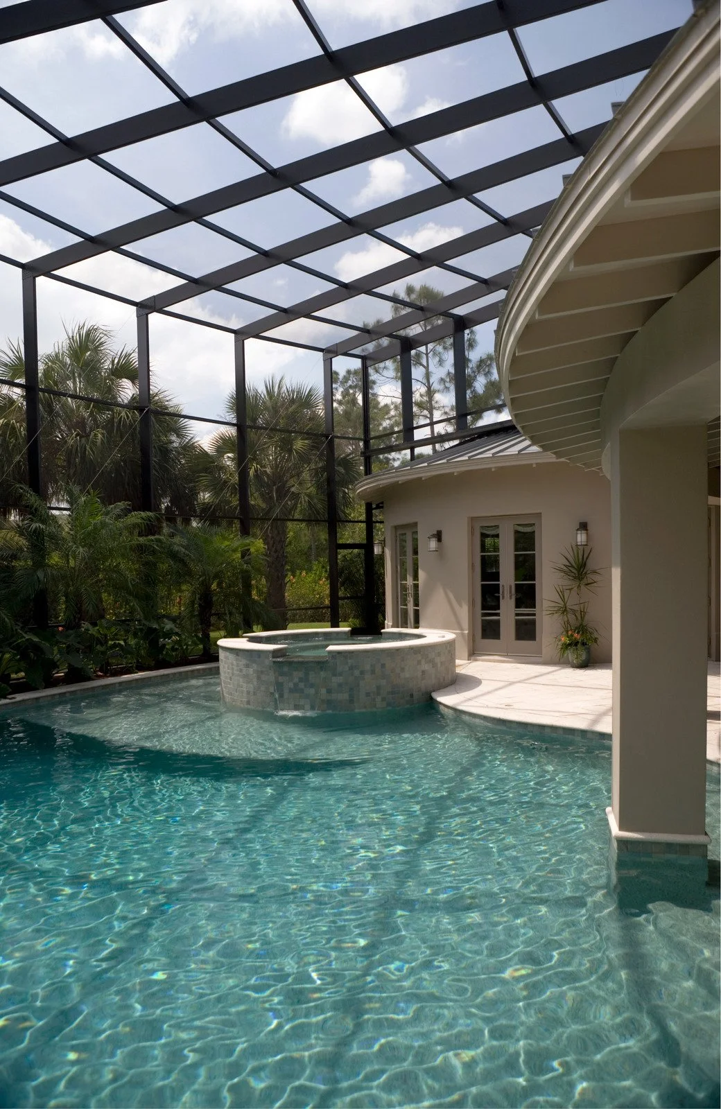 Lanai Guy technician at a Brandon, FL screen enclosure.