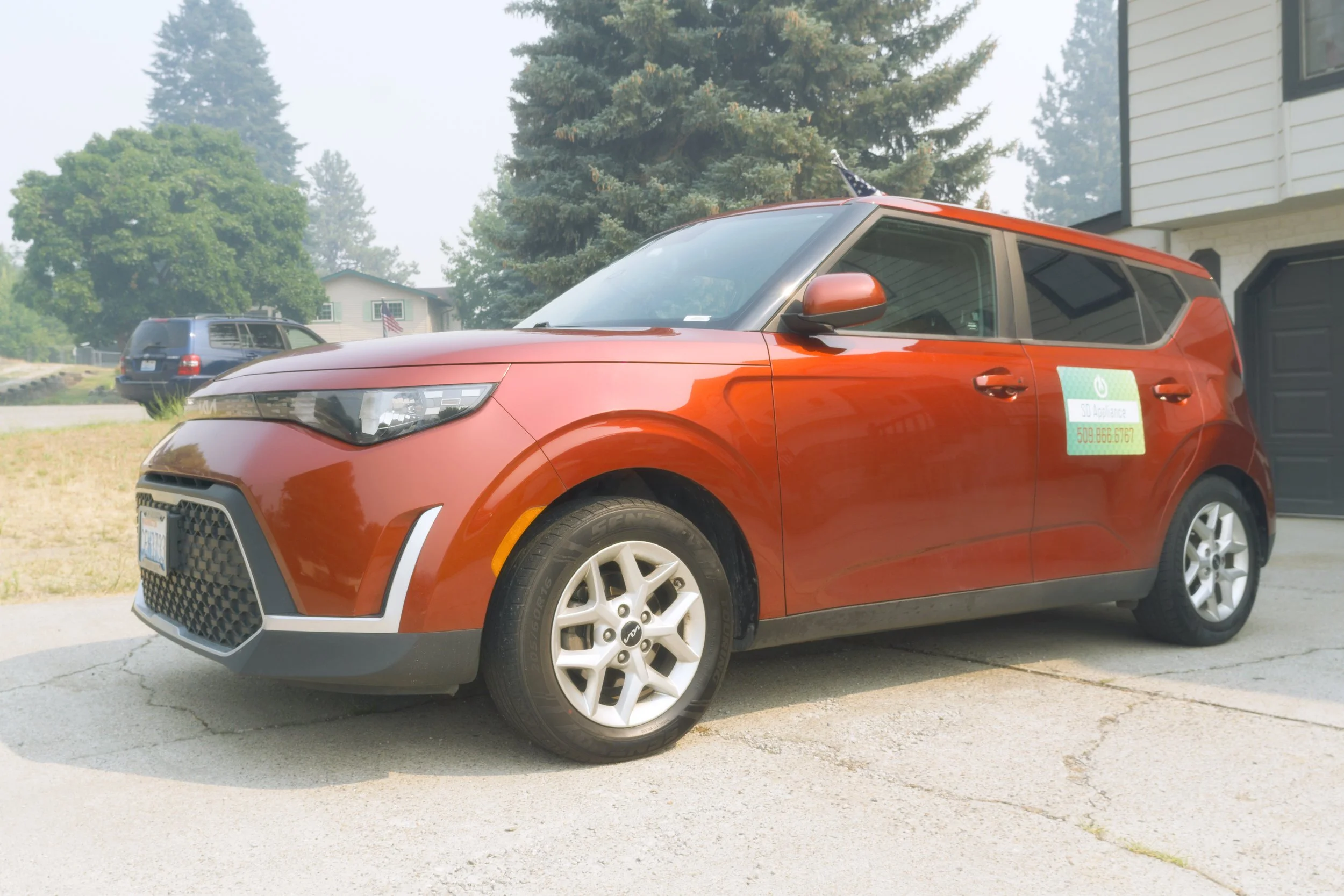 The SD Appliance vehicle in a Deer Park driveway