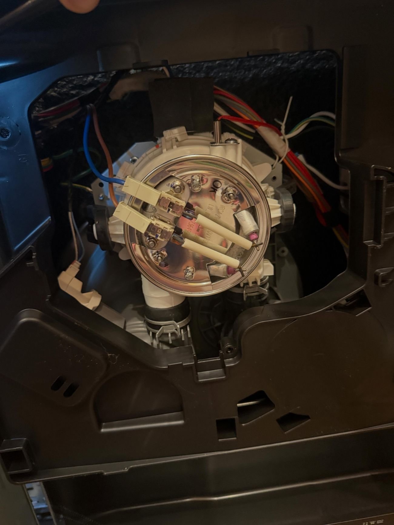 Dishwasher pump and motor assembly