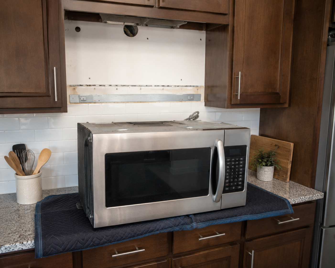 Stainless over-the-range microwave in a kitchen, microwave repair in a Post Falls kitchen by SD Appliance