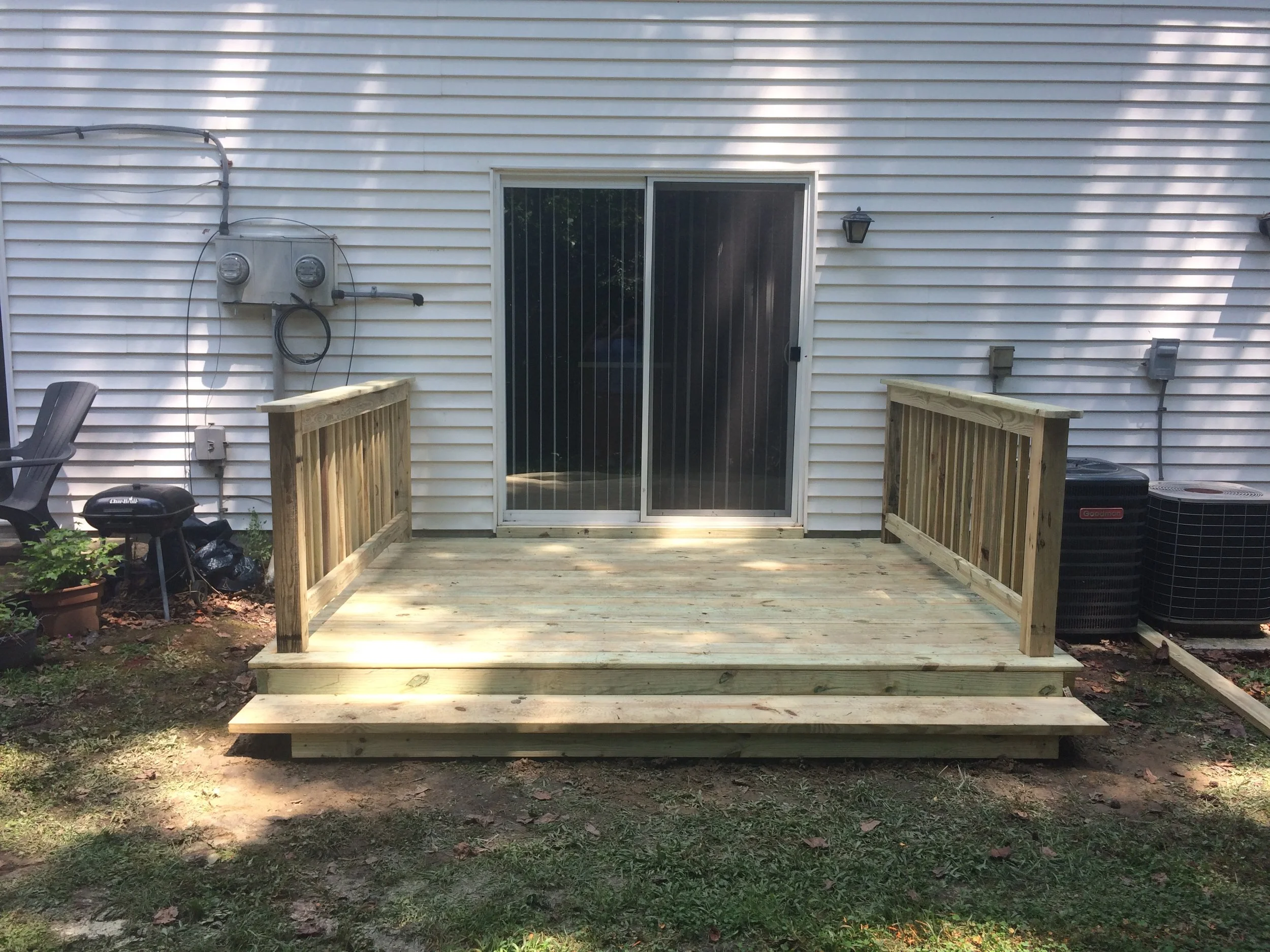 Ornamental fence line installed by Crusberg Fence on the Virginia Peninsula