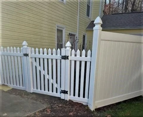 Vinyl fence panels staged by Crusberg Fence