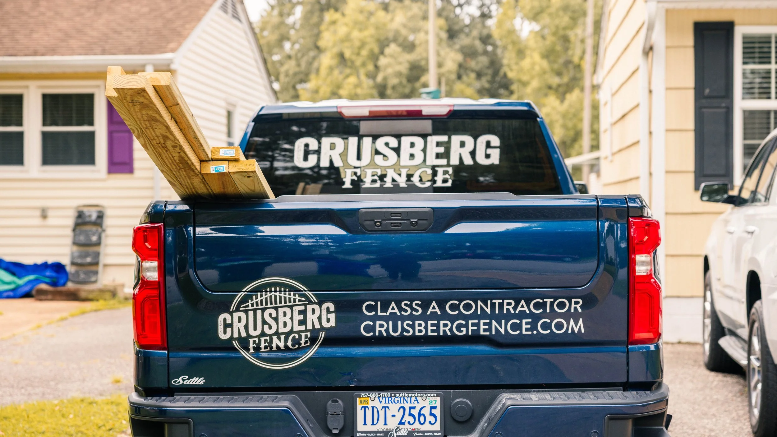 Ornamental aluminum fence installed by Crusberg Fence