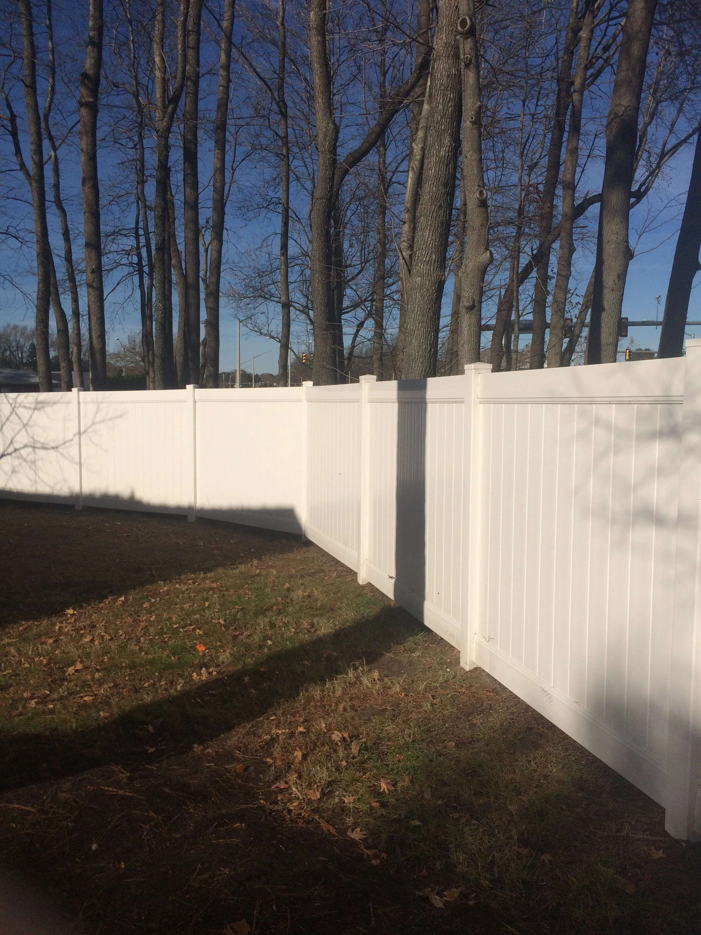 Licensed commercial fence crew, Crusberg Fence