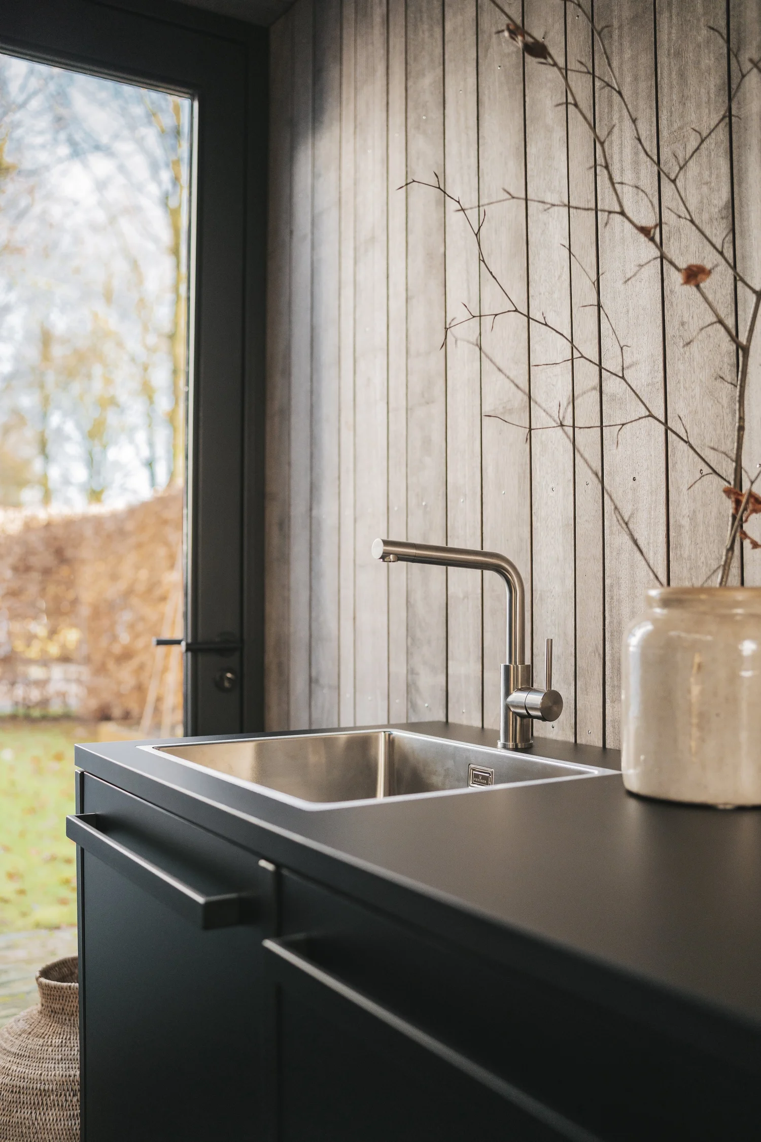 KEUK keuken in Nachtzwart, detail van de lade