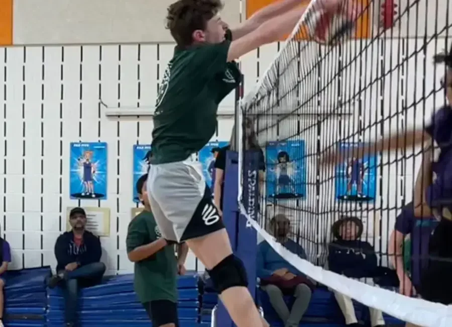 Reston Volleyball athletes playing volleyball
