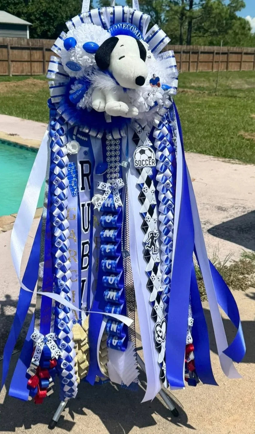 Custom-made homecoming mum