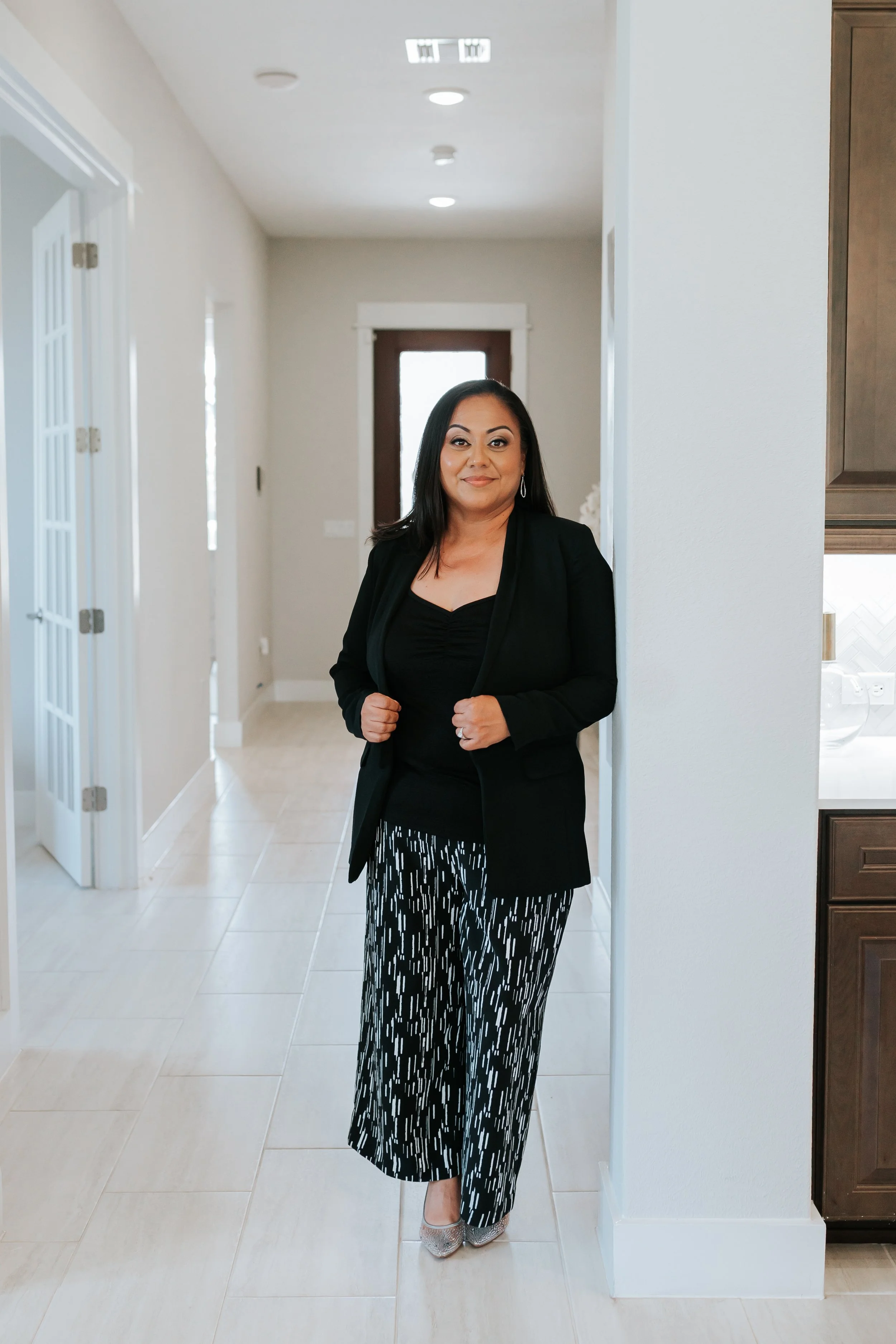 Veronica Smith, Dream Team Realty Group REALTOR