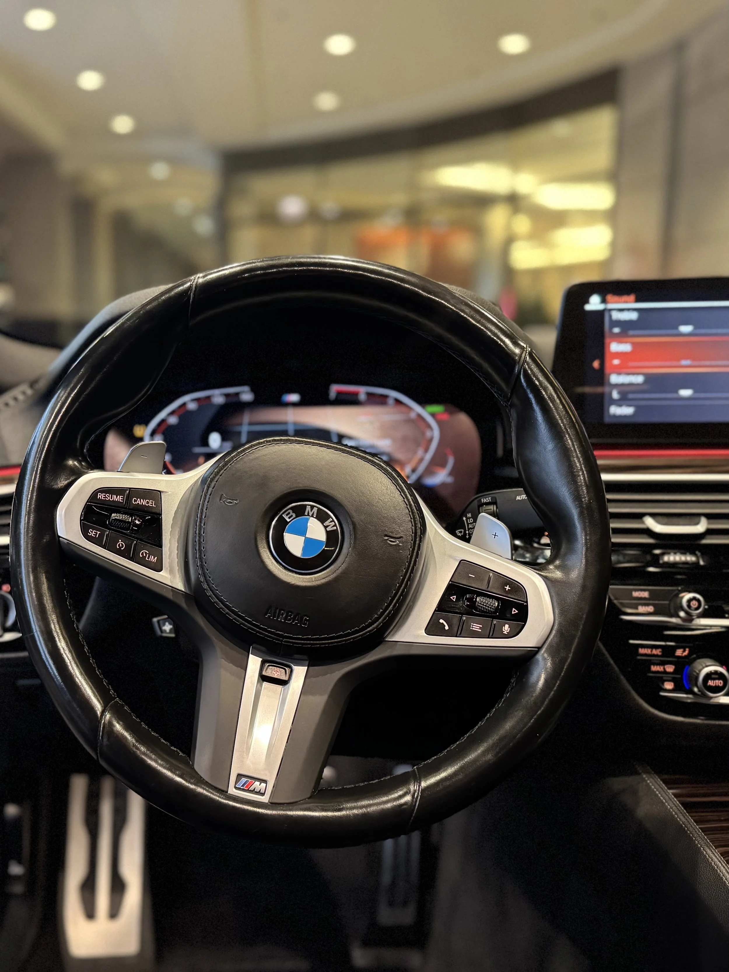 2023 BMW 530i exterior view