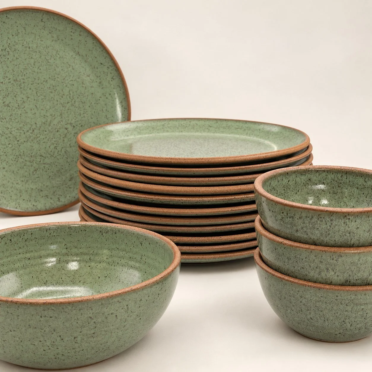 Sage green · Gloss glaze, glazed exterior with exposed rim